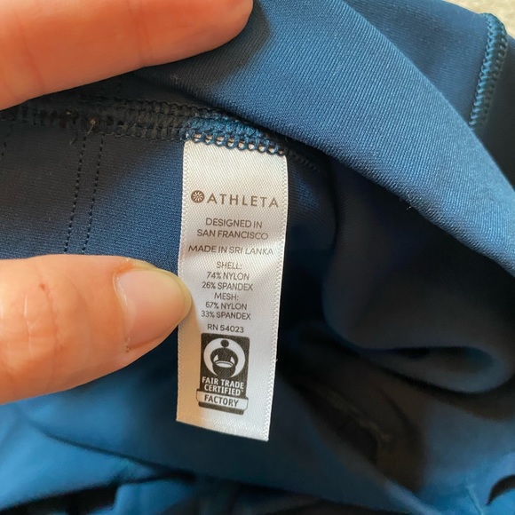 Athleta running compression fit running leggings with pockets - Picture 6 of 7